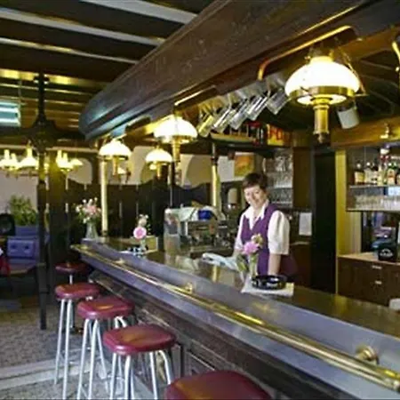 Trst - Sava & 3*